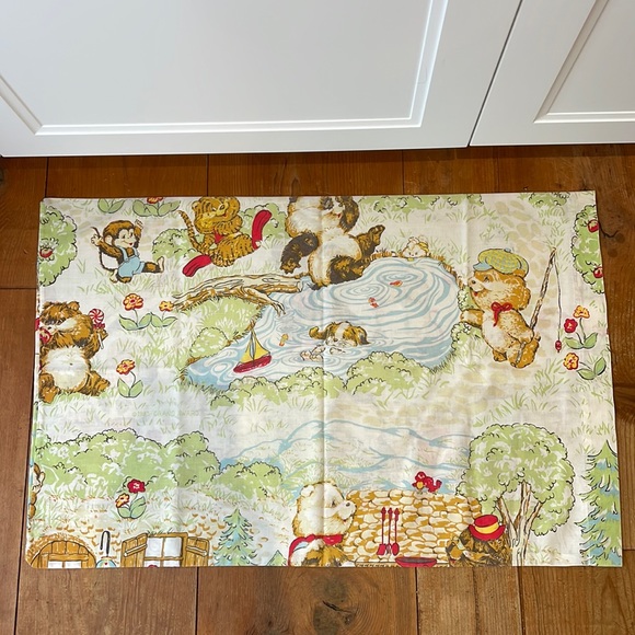 Vintage Critter Sitters pillow case, 1983, bears and monkeys - Picture 1 of 8